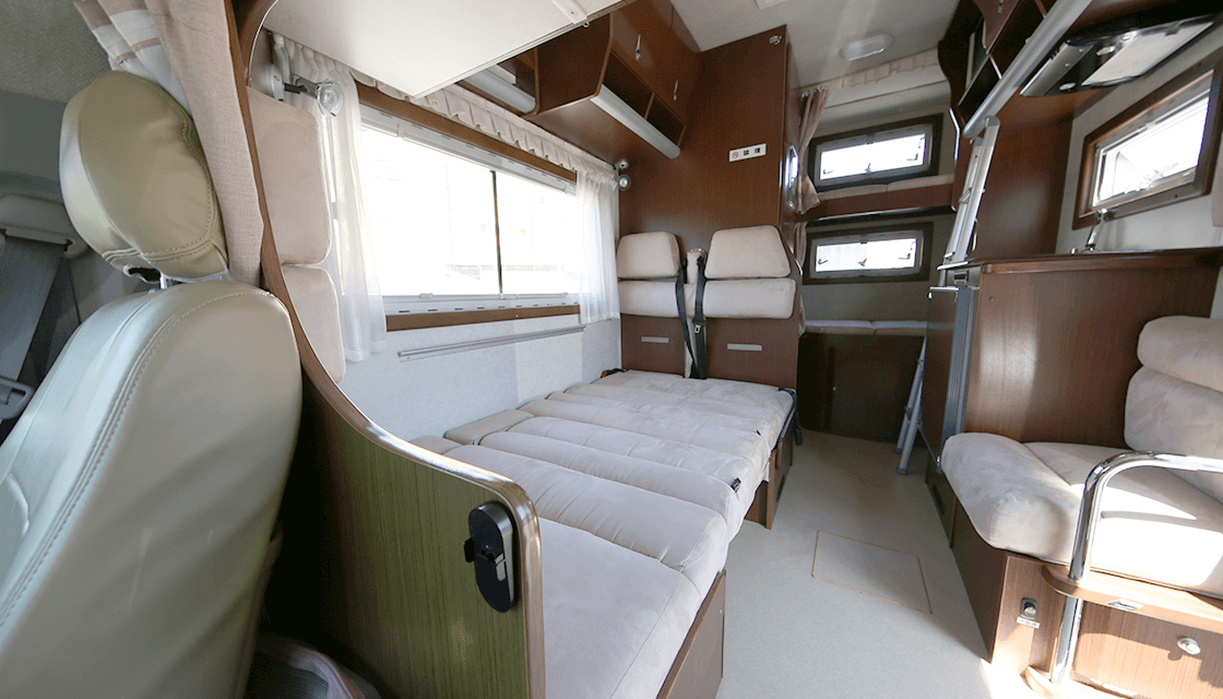 キャンピングカー画像15