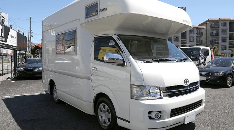 株式会社ネクストワン　広々空間のレンタカー