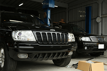 自社ピットでの在庫車両の点検整備