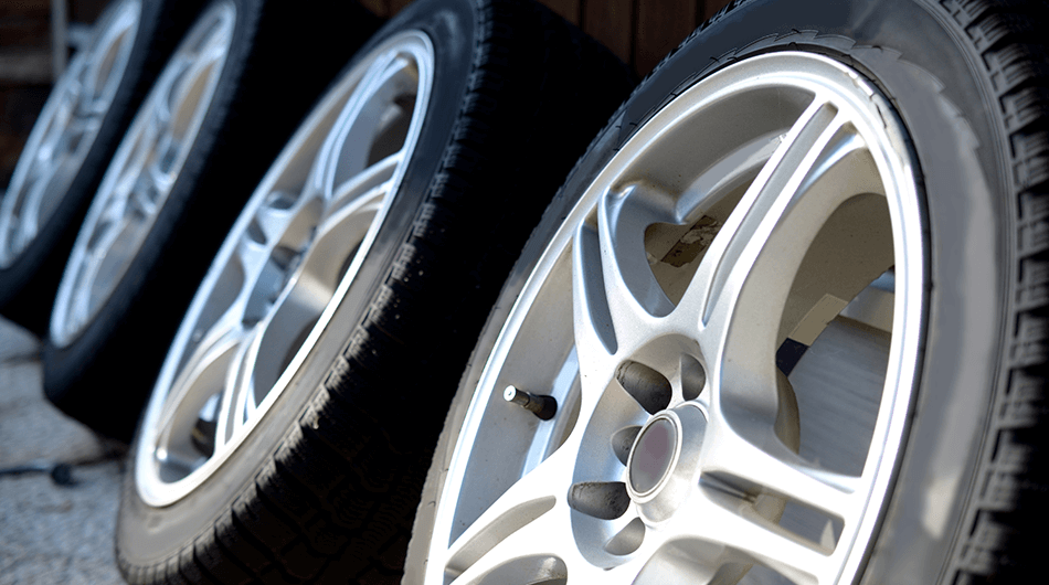 お得に、賢く、スタッドレスタイヤレンタル